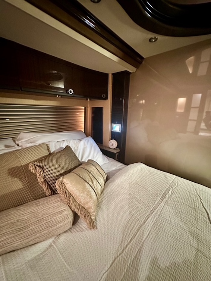 2009 Prevost Country Coach XLII For Sale