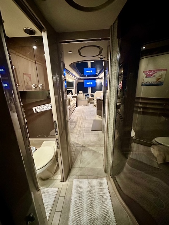 2009 Prevost Country Coach XLII For Sale