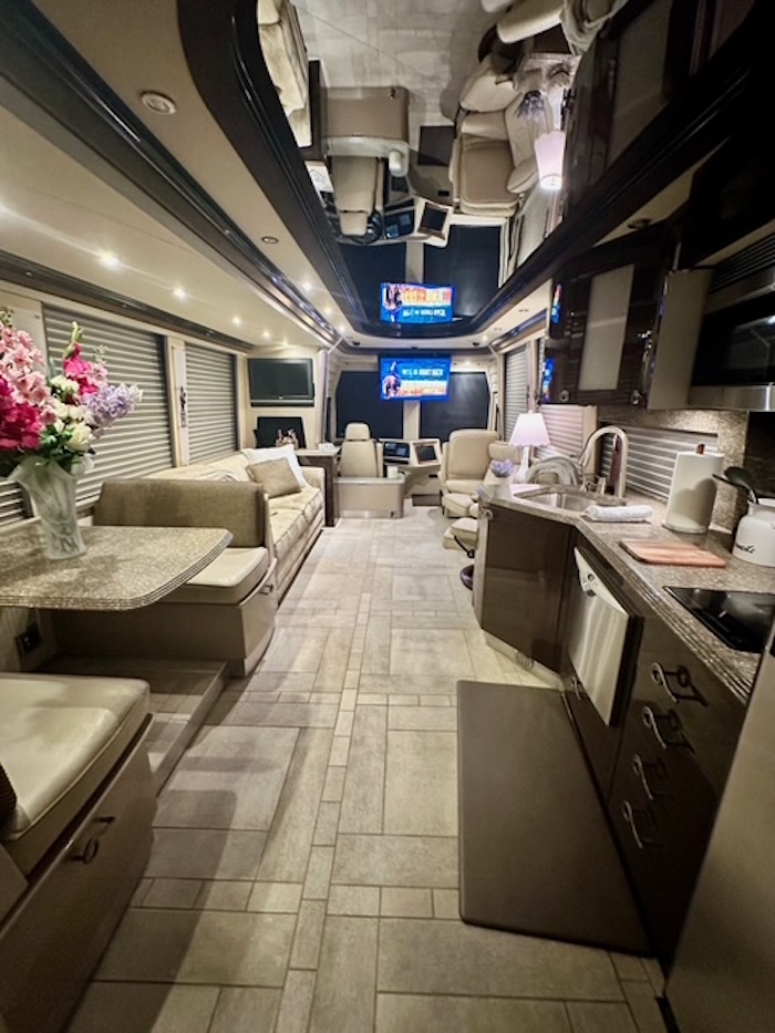 2009 Prevost Country Coach XLII For Sale