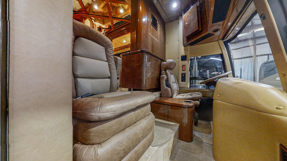 2009 Prevost Featherlite H3-45 For Sale