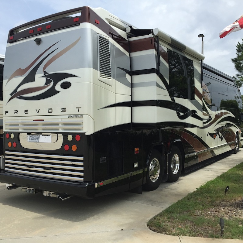 2009 Prevost Featherlite H3-45 For Sale