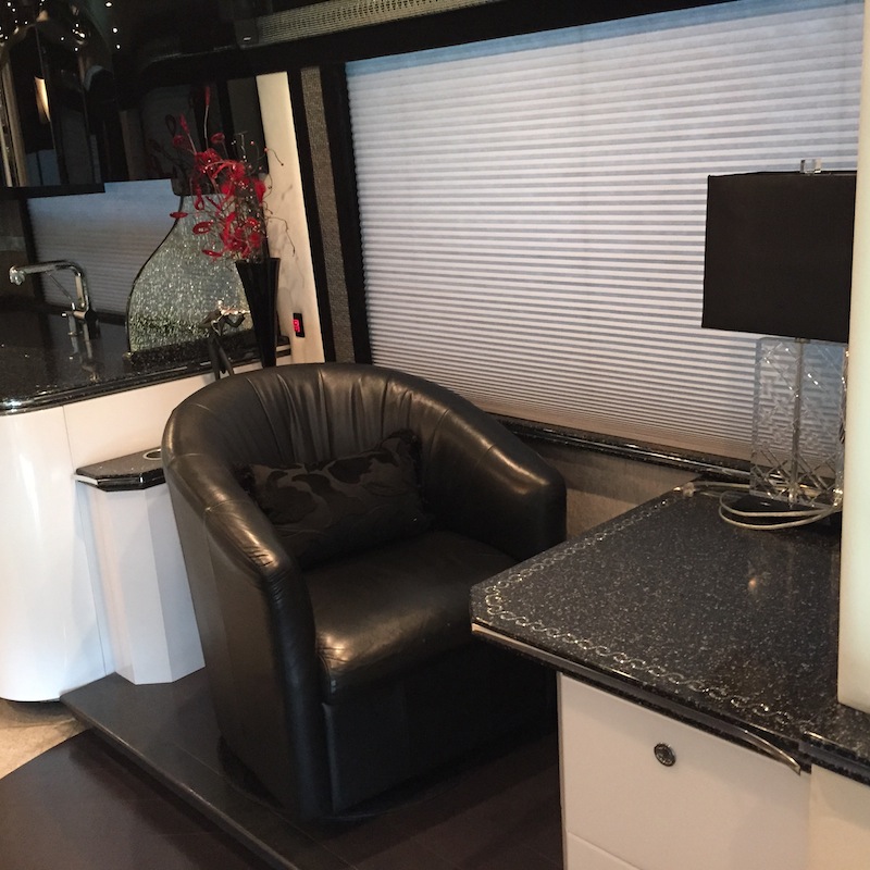 2009 Prevost Featherlite H3-45 For Sale