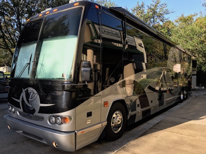 2009 Prevost Featherlite H3-45 For Sale