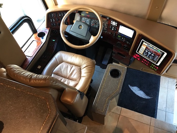 2009 Prevost Featherlite H3-45 For Sale