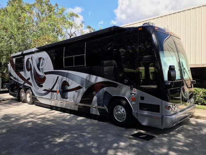 2009 Prevost Featherlite H3-45 For Sale