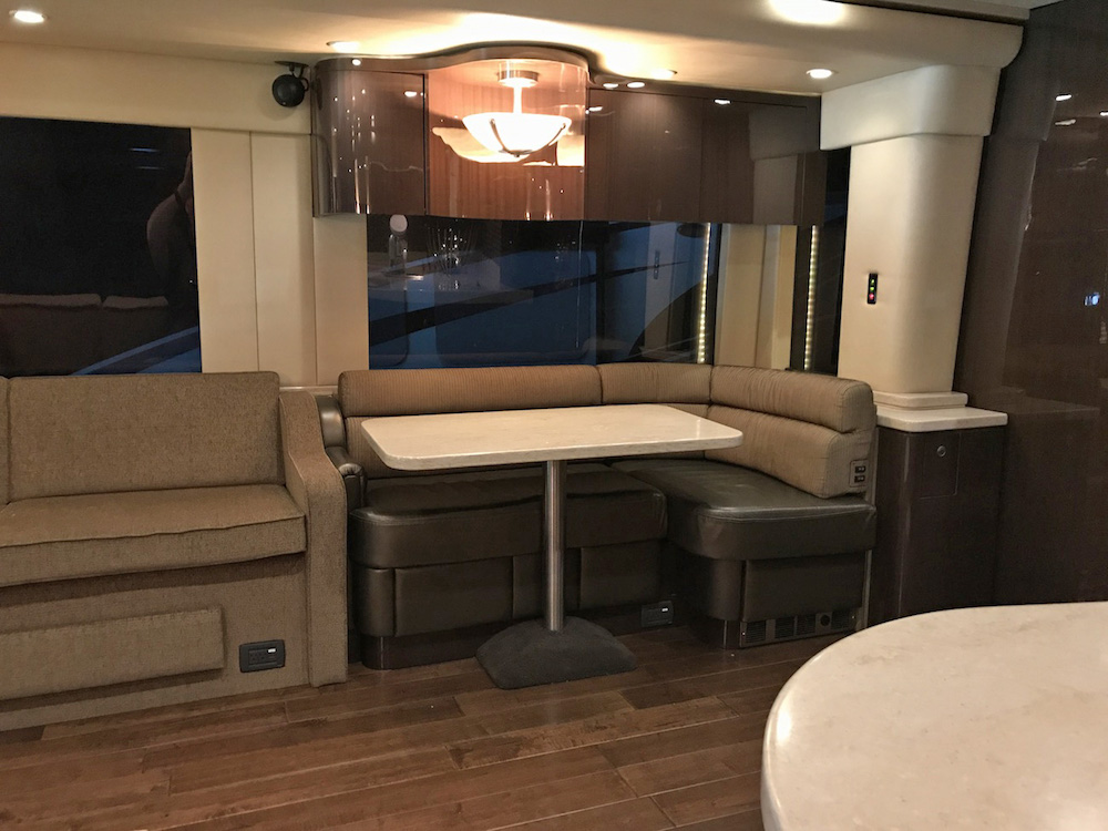 2009 Prevost Featherlite H3-45 For Sale