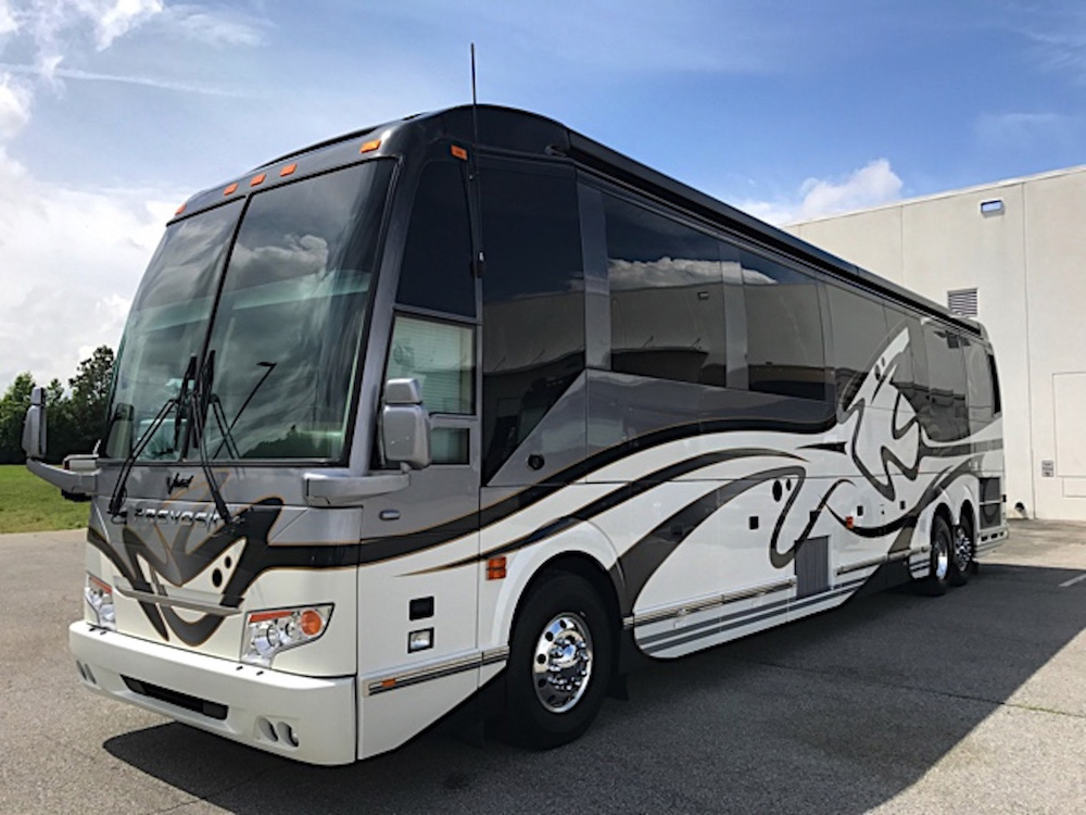 2009 Prevost Featherlite H3-45 For Sale