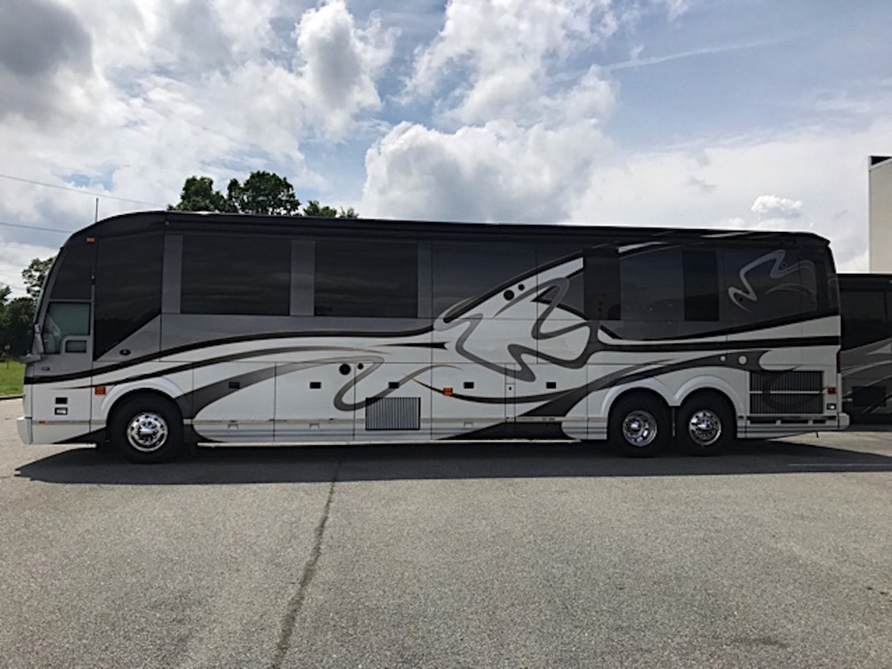 2009 Prevost Featherlite H3-45 For Sale