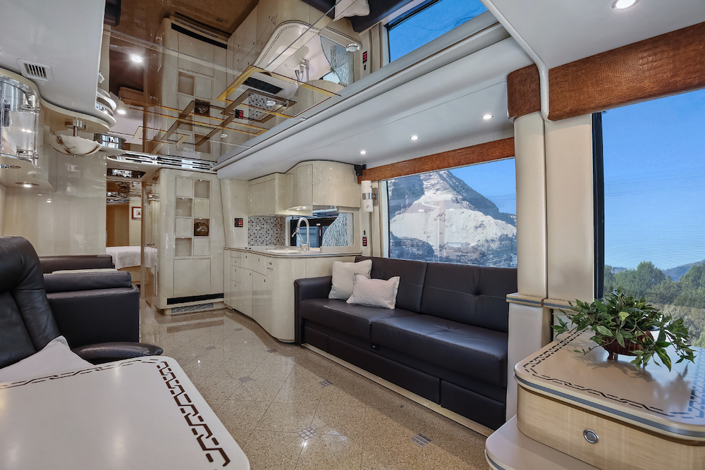 2009 Prevost Featherlite H3-45 For Sale