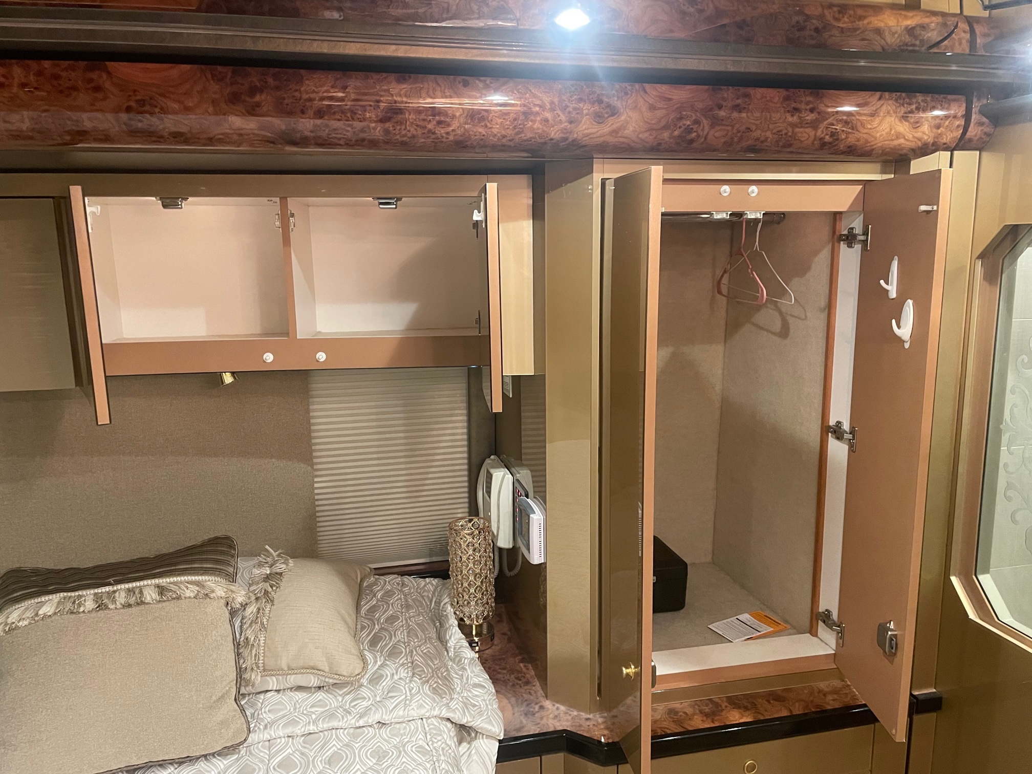 2009 Prevost Featherlite H3-45 For Sale