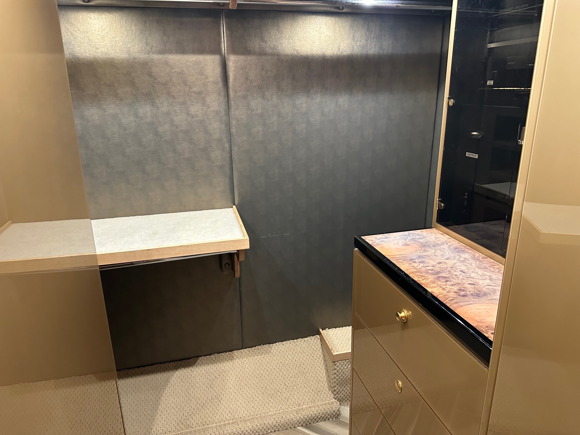 2009 Prevost Featherlite H3-45 For Sale