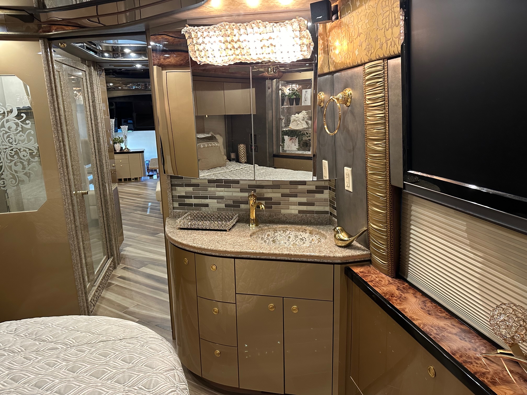 2009 Prevost Featherlite H3-45 For Sale