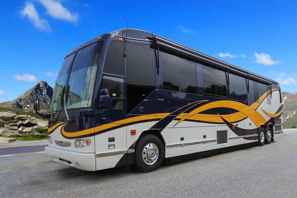 2009 Prevost Featherlite H3-45 For Sale