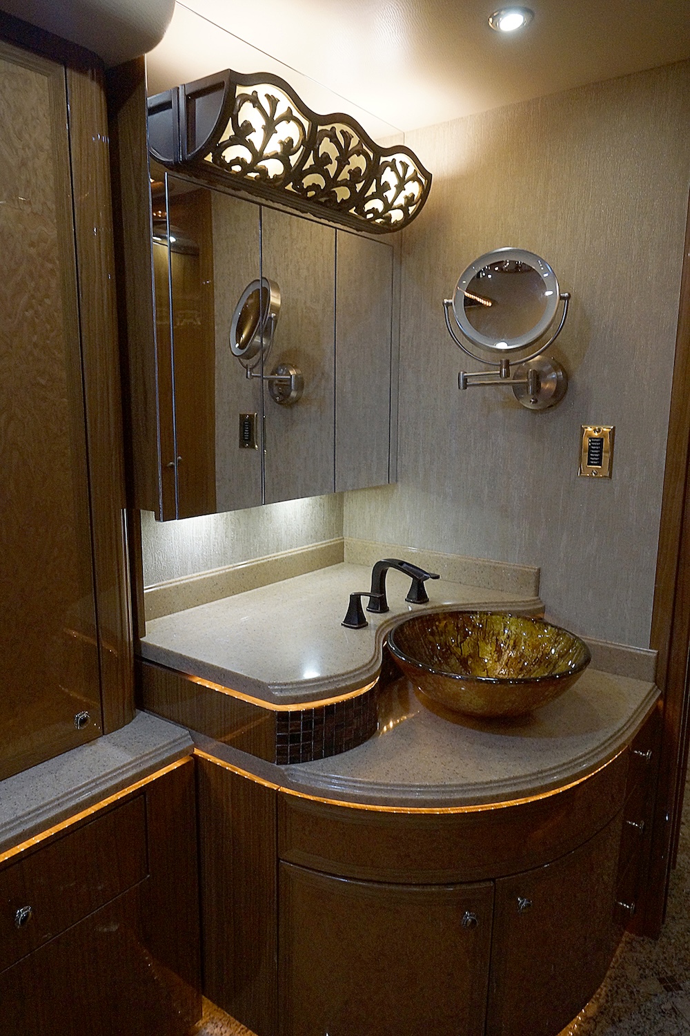 2009 Prevost  Millennium H3-45 For Sale