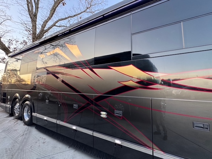 2009 Prevost Featherlite  H3-45 For Sale