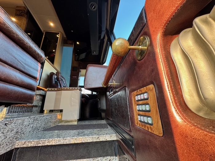 2009 Prevost Featherlite  H3-45 For Sale