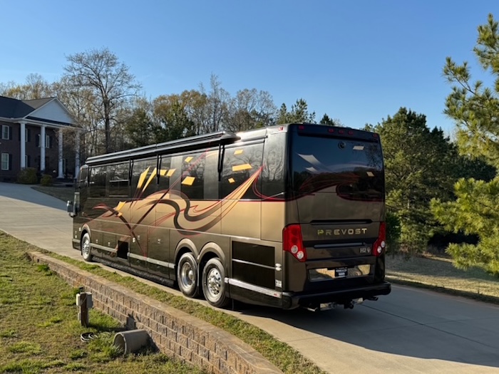 2009 Prevost Featherlite  H3-45 For Sale