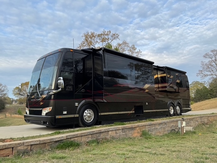 2009 Prevost Featherlite  H3-45 For Sale