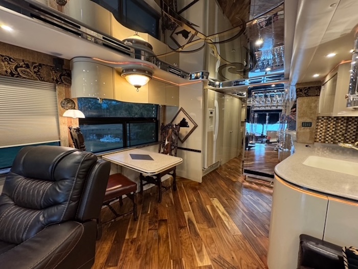2009 Prevost Featherlite  H3-45 For Sale