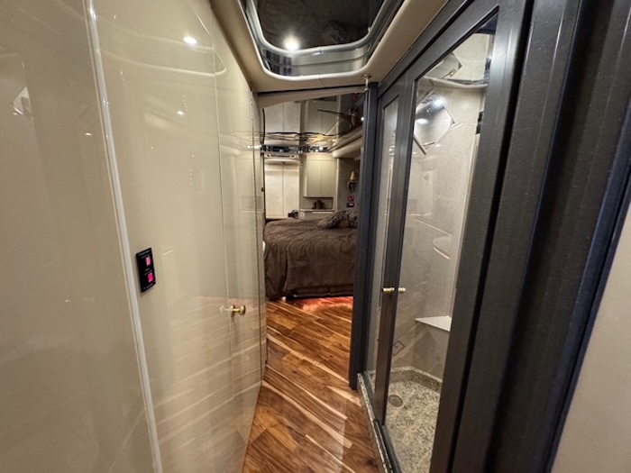 2009 Prevost Featherlite  H3-45 For Sale
