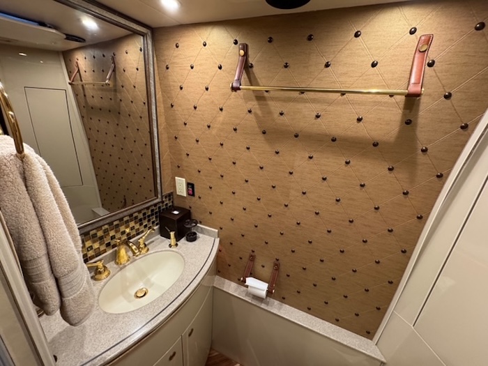 2009 Prevost Featherlite  H3-45 For Sale