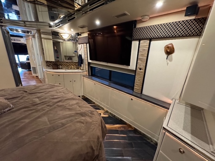 2009 Prevost Featherlite  H3-45 For Sale