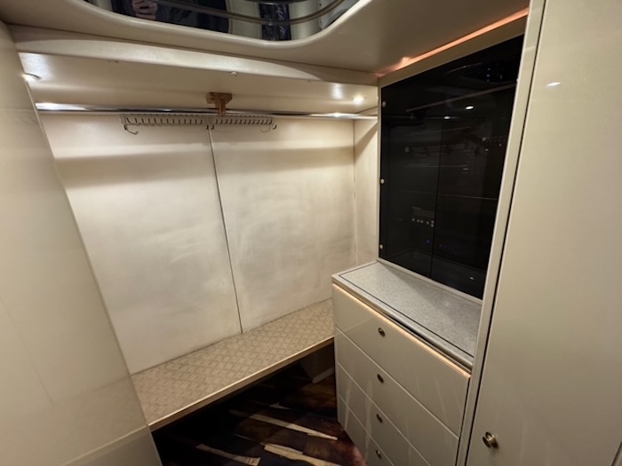 2009 Prevost Featherlite  H3-45 For Sale