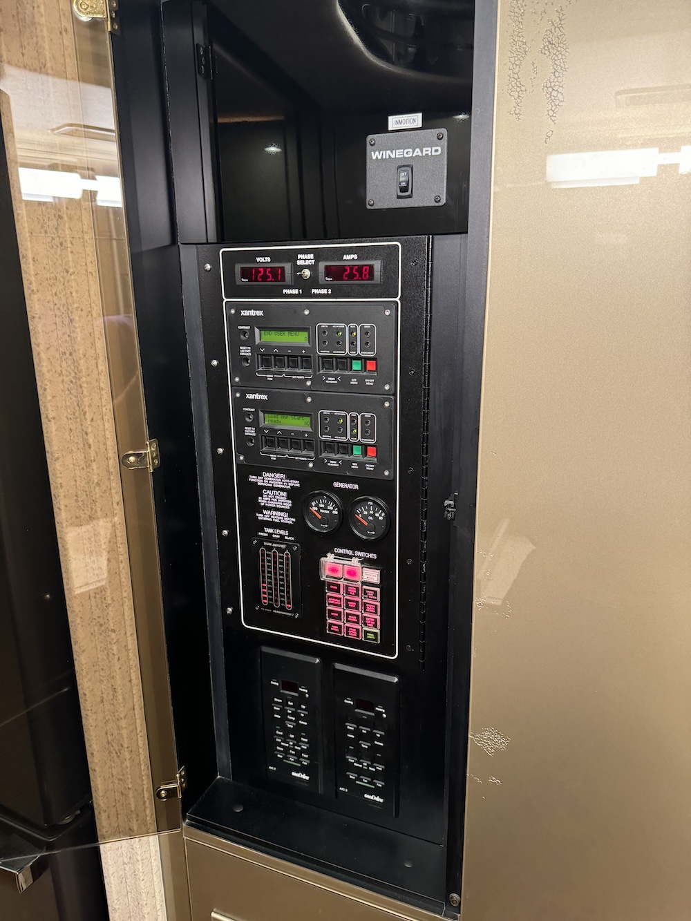 2009 Prevost Featherlite H3-45 For Sale