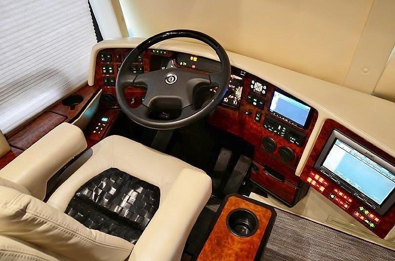 2009 Prevost Featherlite H3-45 For Sale