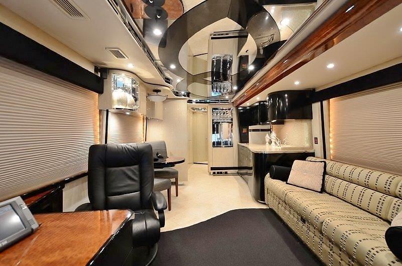 2009 Prevost Featherlite H3-45 For Sale