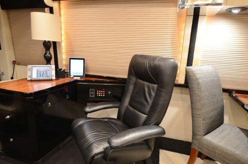 2009 Prevost Featherlite H3-45 For Sale