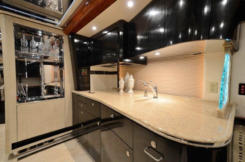 2009 Prevost Featherlite H3-45 For Sale