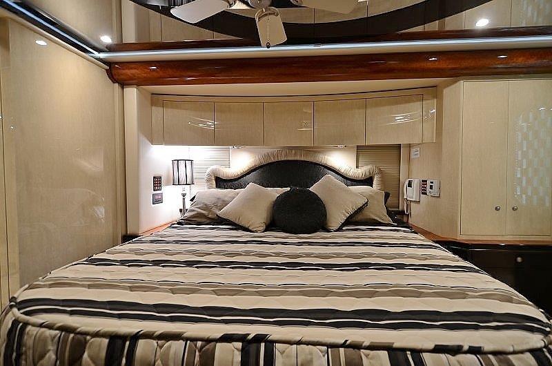 2009 Prevost Featherlite H3-45 For Sale