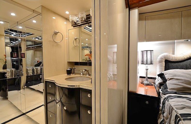 2009 Prevost Featherlite H3-45 For Sale