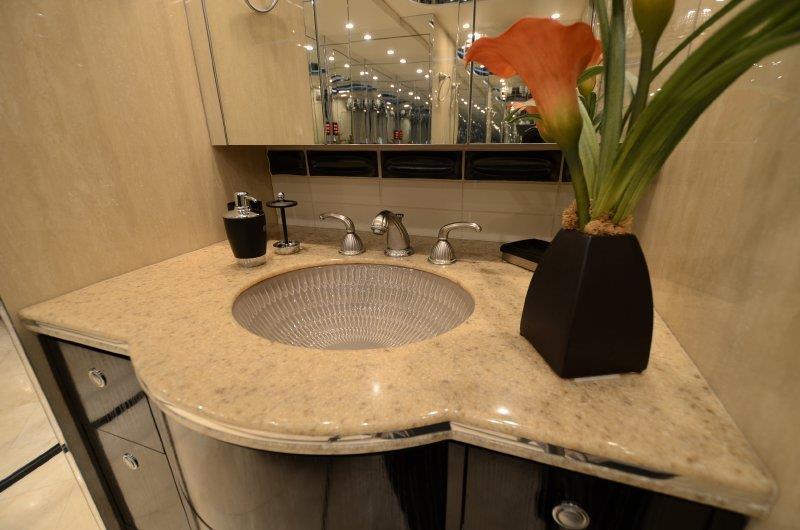 2009 Prevost Featherlite H3-45 For Sale