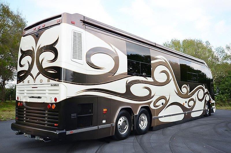2009 Prevost Featherlite H3-45 For Sale