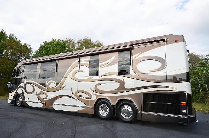 2009 Prevost Featherlite H3-45 For Sale