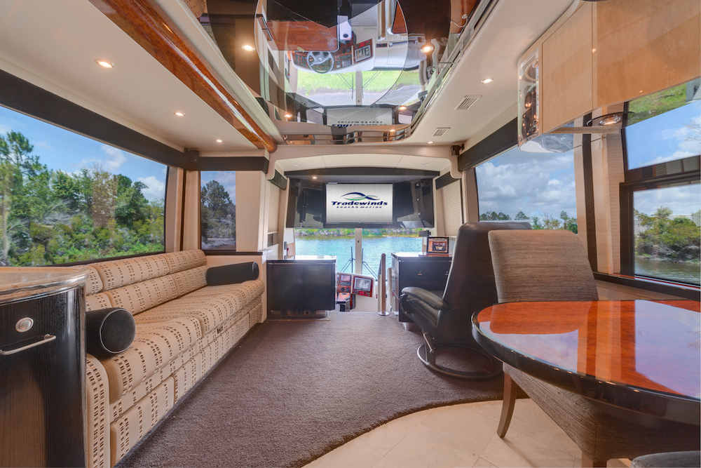 2009 Prevost Featherlite H3-45 For Sale