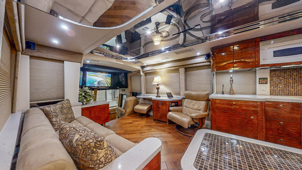 2009 Prevost Featherlite H3-45 For Sale