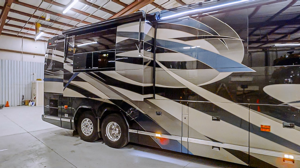 2009 Prevost Featherlite H3-45 For Sale