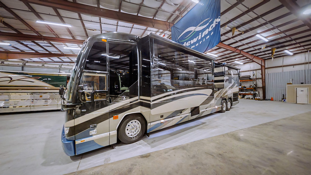 2009 Prevost Featherlite H3-45 For Sale