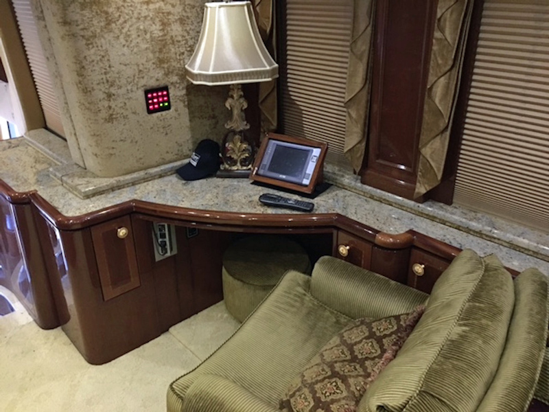 2009 Prevost Featherlite  H3-45 For Sale