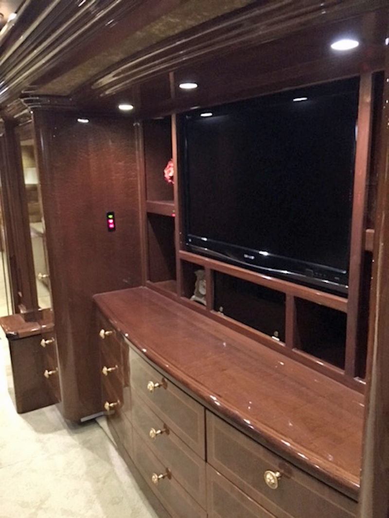 2009 Prevost Featherlite  H3-45 For Sale