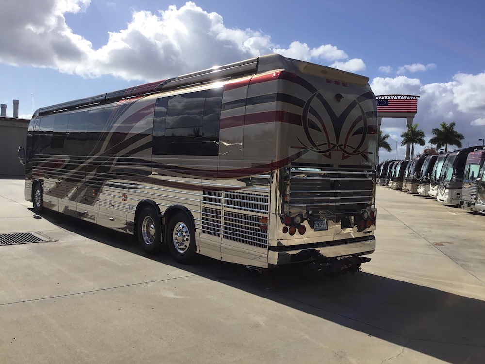 2009 Prevost Featherlite XLII For Sale