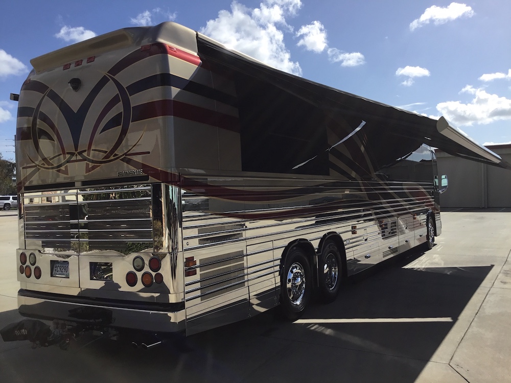 2009 Prevost Featherlite XLII For Sale