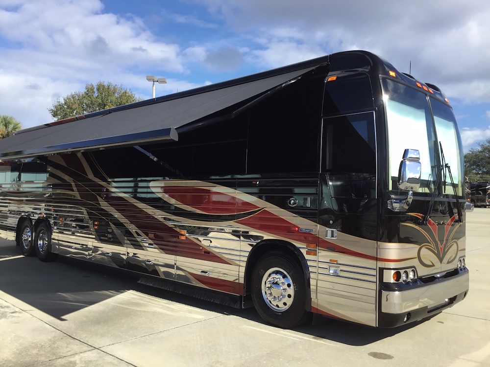 2009 Prevost Featherlite XLII For Sale