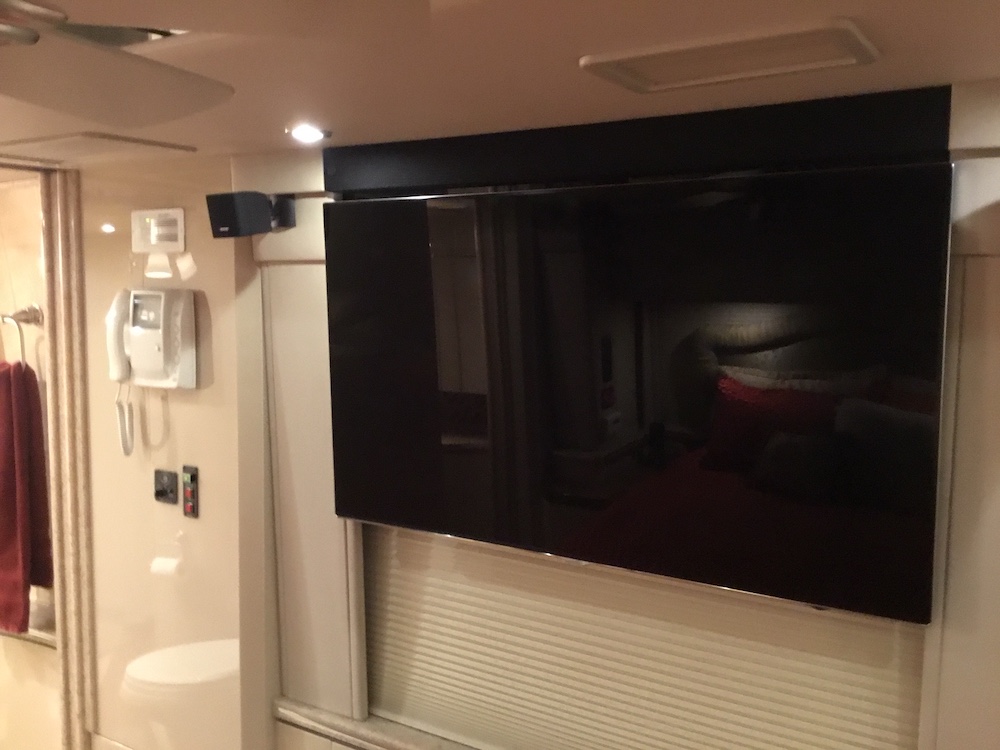 2009 Prevost Featherlite XLII For Sale