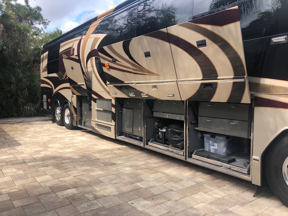 2009 Prevost Liberty H3-45 For Sale