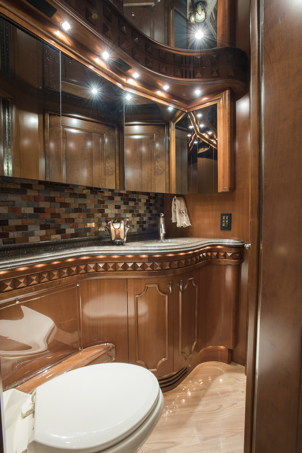 2009 Prevost Liberty H3-45 For Sale