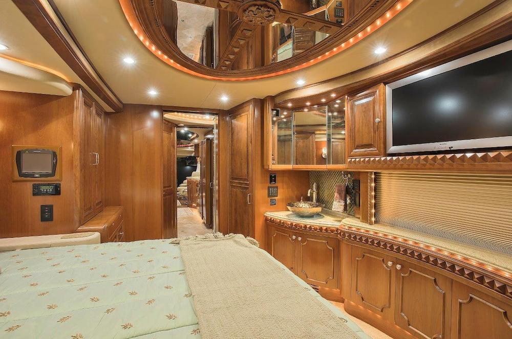 2009 Prevost Liberty H3-45 For Sale